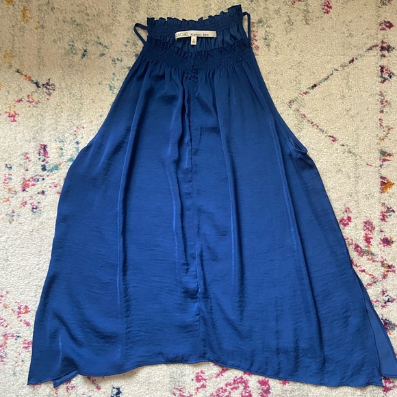 Rachel Roy asymmetrical sleeveless flowy top with adjustable peep hole opening - Picture 2 of 7